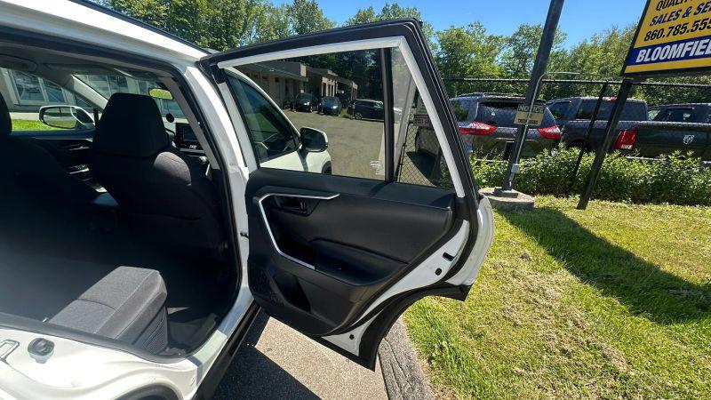 2022 Toyota RAV4 Hybrid LE