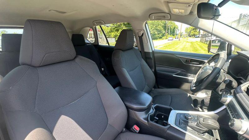 2022 Toyota RAV4 Hybrid LE