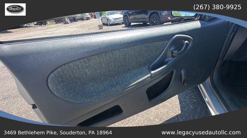 2003 Chevrolet Cavalier Base