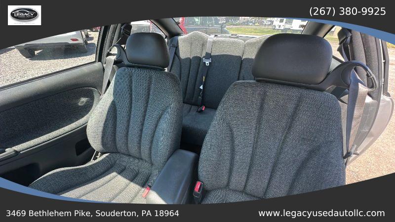 2003 Chevrolet Cavalier Base