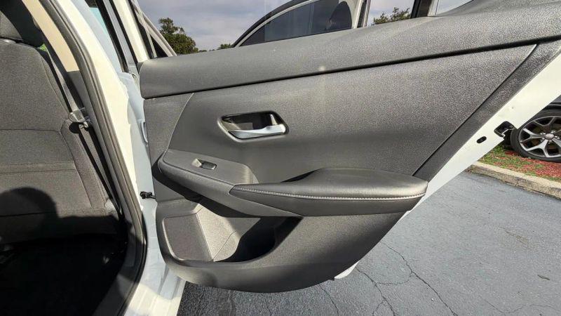 2022 Nissan Sentra SV Xtronic CVT