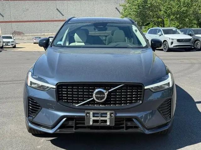 2023 Volvo XC60 Recharge T8 Plus Dark Theme