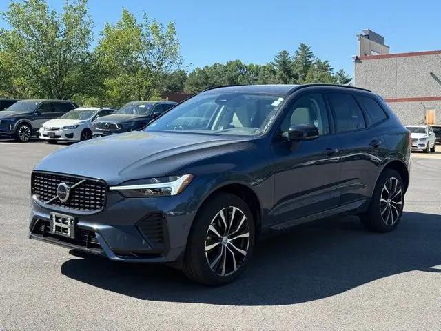 2023 Volvo XC60 Recharge T8 Plus Dark Theme
