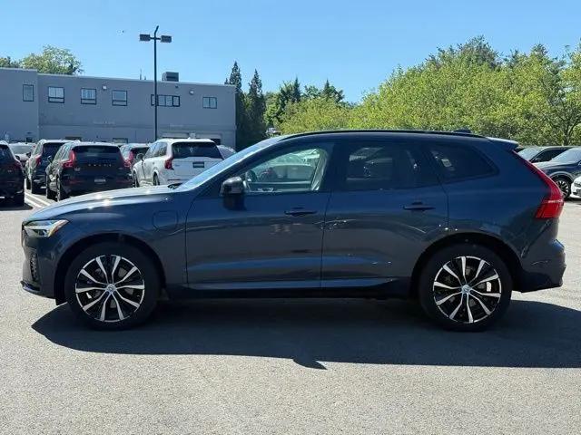 2023 Volvo XC60 Recharge T8 Plus Dark Theme