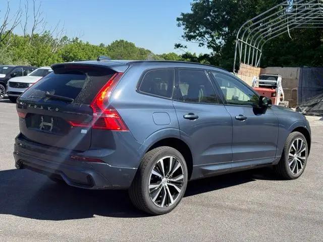 2023 Volvo XC60 Recharge T8 Plus Dark Theme