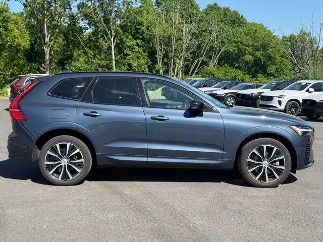 2023 Volvo XC60 Recharge T8 Plus Dark Theme