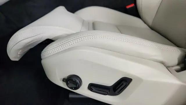 2026 Volvo XC60 Plug-In Hybrid Ultra, T8 AWD Electric/Gasoline, Dark