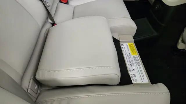 2026 Volvo XC60 Plug-In Hybrid Ultra, T8 AWD Electric/Gasoline, Dark