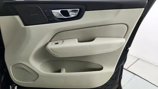 2026 Volvo XC60 Plug-In Hybrid Ultra, T8 AWD Electric/Gasoline, Dark