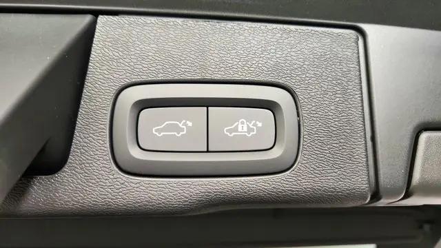 2026 Volvo XC60 Plug-In Hybrid Ultra, T8 AWD Electric/Gasoline, Dark