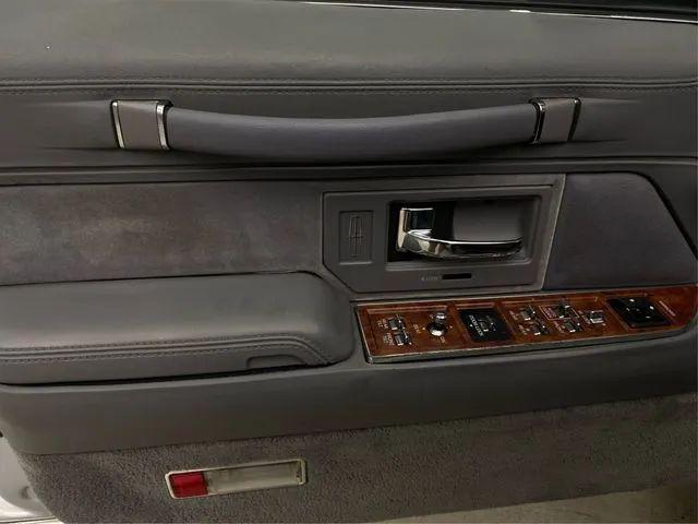1994 Lincoln Town Car Signature
