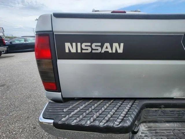 2000 Nissan Frontier XE