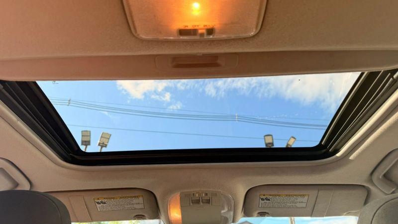 2009 Pontiac Vibe Base