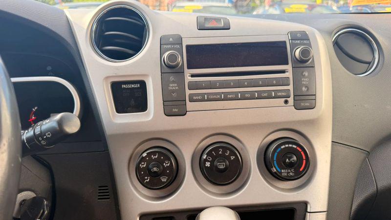 2009 Pontiac Vibe Base