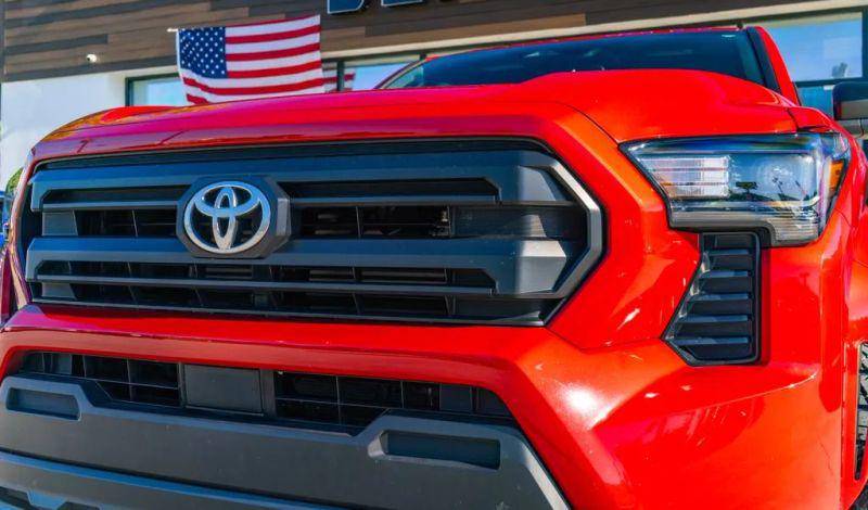 2025 Toyota Tacoma SR