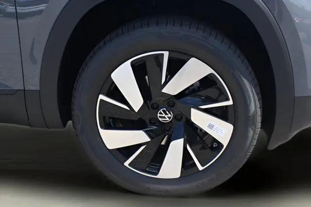 2026 Volkswagen Atlas Cross Sport SE with Technology