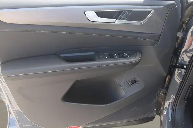 2026 Volkswagen Atlas Cross Sport SE with Technology