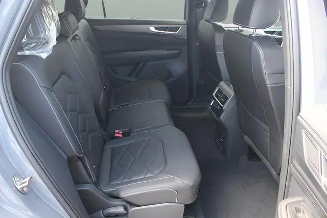 2026 Volkswagen Atlas Cross Sport SE with Technology