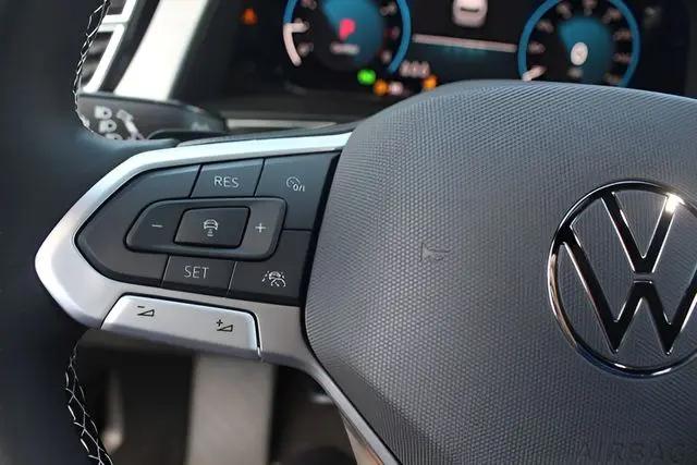 2026 Volkswagen Atlas Cross Sport SE with Technology