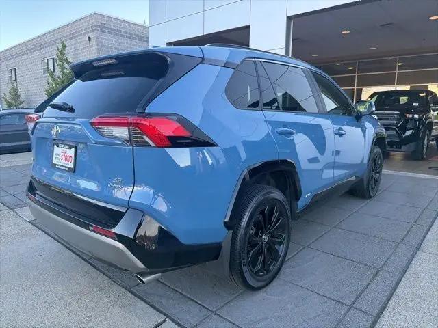 2025 Toyota RAV4 Hybrid SE