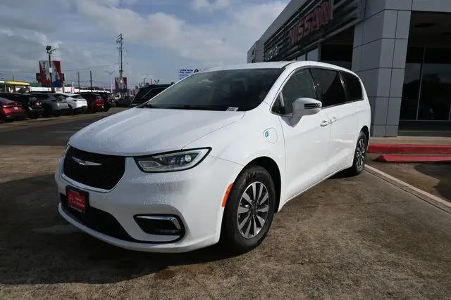 2022 Chrysler Pacifica Hybrid Touring L for sale in Victoria, TX