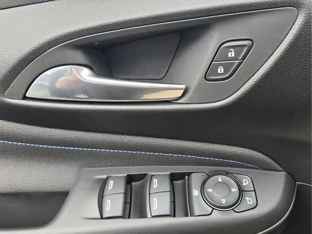 2026 Buick NV Sport Touring FWD