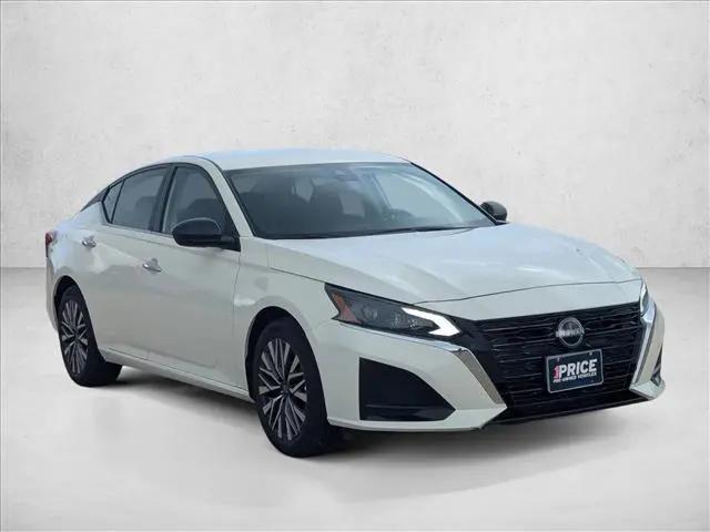 2025 Nissan Altima SV FWD