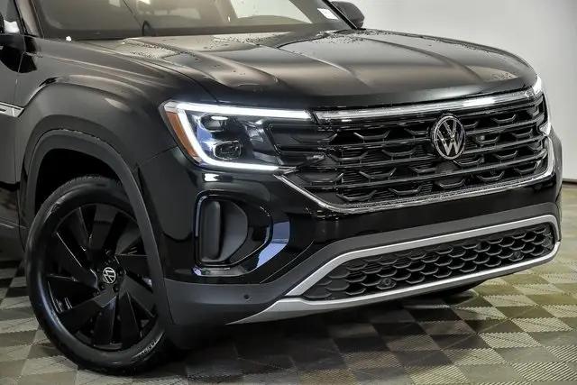 2026 Volkswagen Atlas Cross Sport SE with Technology