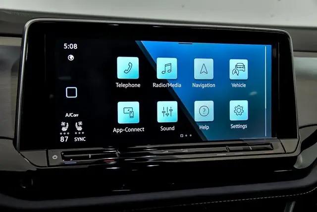 2026 Volkswagen Atlas Cross Sport SE with Technology