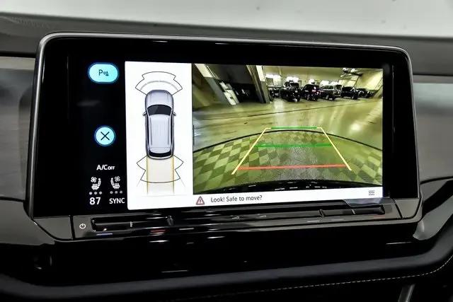 2026 Volkswagen Atlas Cross Sport SE with Technology