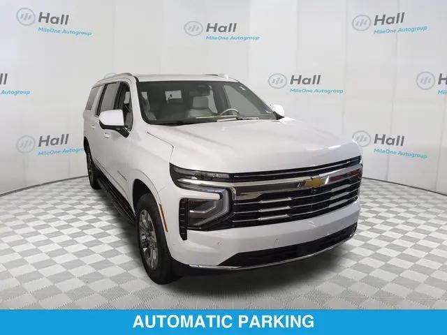 2025 Chevrolet Suburban 4WD LT