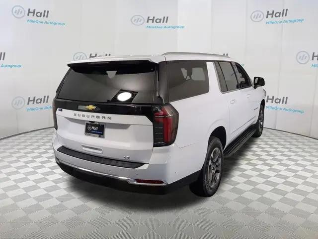 2025 Chevrolet Suburban 4WD LT