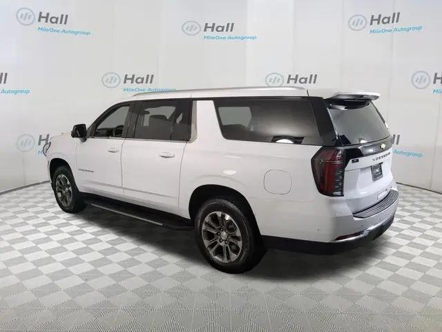 2025 Chevrolet Suburban 4WD LT
