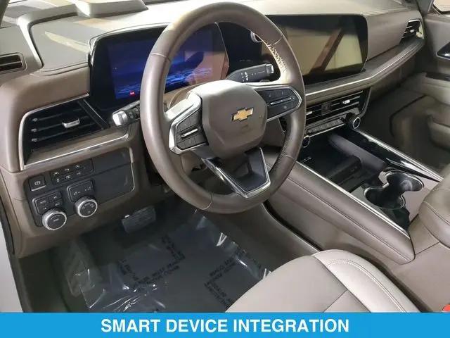 2025 Chevrolet Suburban 4WD LT