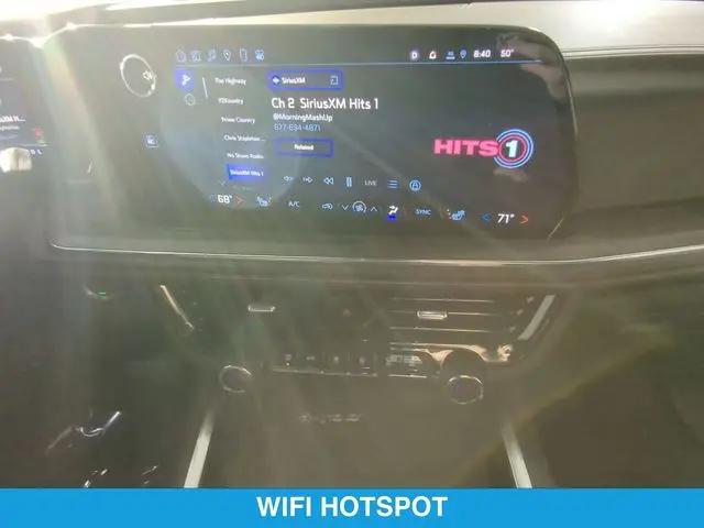 2025 Chevrolet Suburban 4WD LT