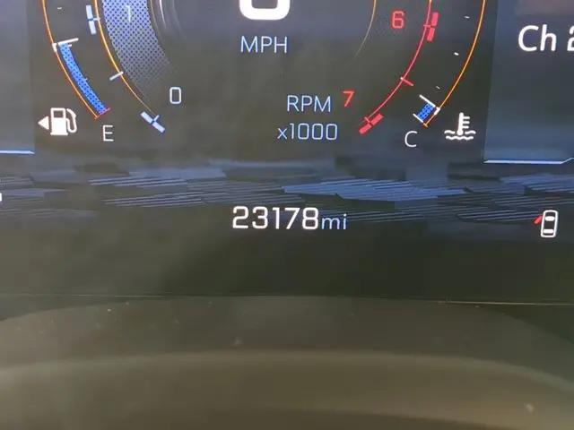 2025 Chevrolet Suburban 4WD LT