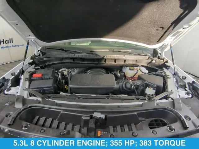 2025 Chevrolet Suburban 4WD LT