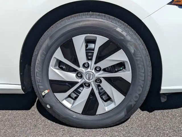 2025 Nissan Altima S FWD