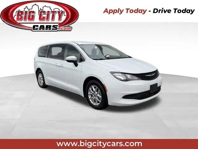 2022 Chrysler Voyager LX for sale in Fort Wayne, IN