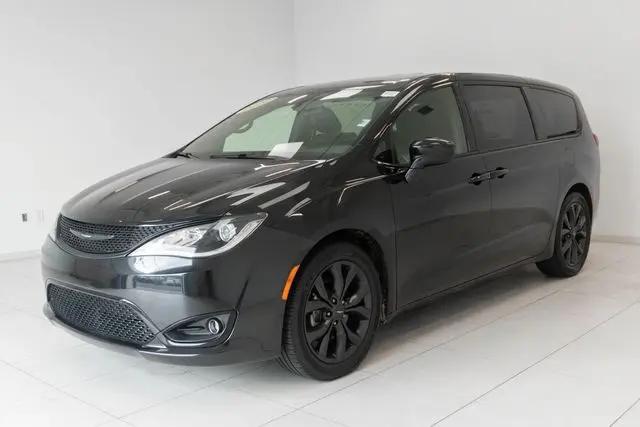2020 Chrysler Pacifica Touring