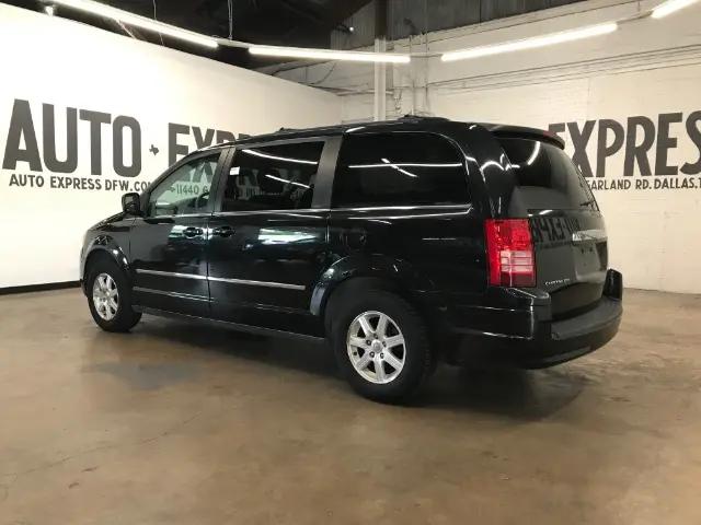 2009 Chrysler Town & Country Touring