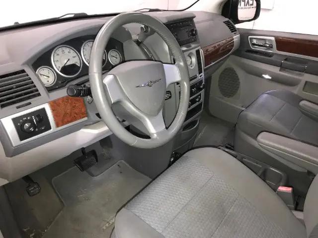 2009 Chrysler Town & Country Touring