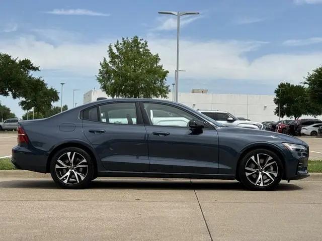 2024 Volvo S60 B5 Plus Dark Theme