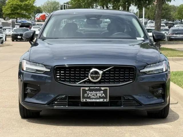 2024 Volvo S60 B5 Plus Dark Theme
