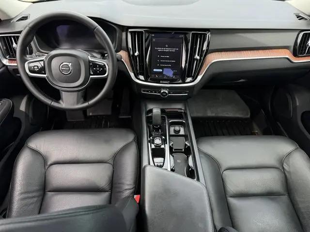 2024 Volvo S60 B5 Plus Dark Theme