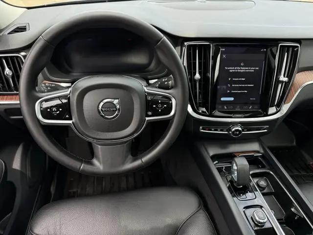 2024 Volvo S60 B5 Plus Dark Theme