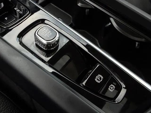 2024 Volvo S60 B5 Plus Dark Theme