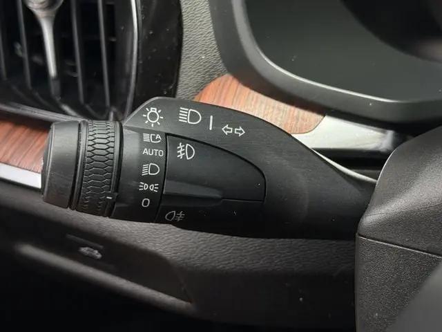 2024 Volvo S60 B5 Plus Dark Theme