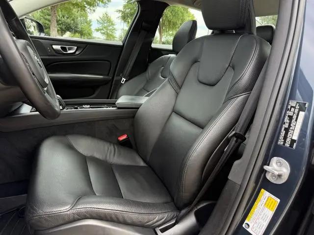 2024 Volvo S60 B5 Plus Dark Theme