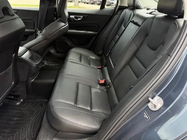 2024 Volvo S60 B5 Plus Dark Theme